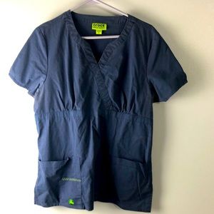 Crocs women’s size medium medical apparel uniform top, navy V-neck M pockets